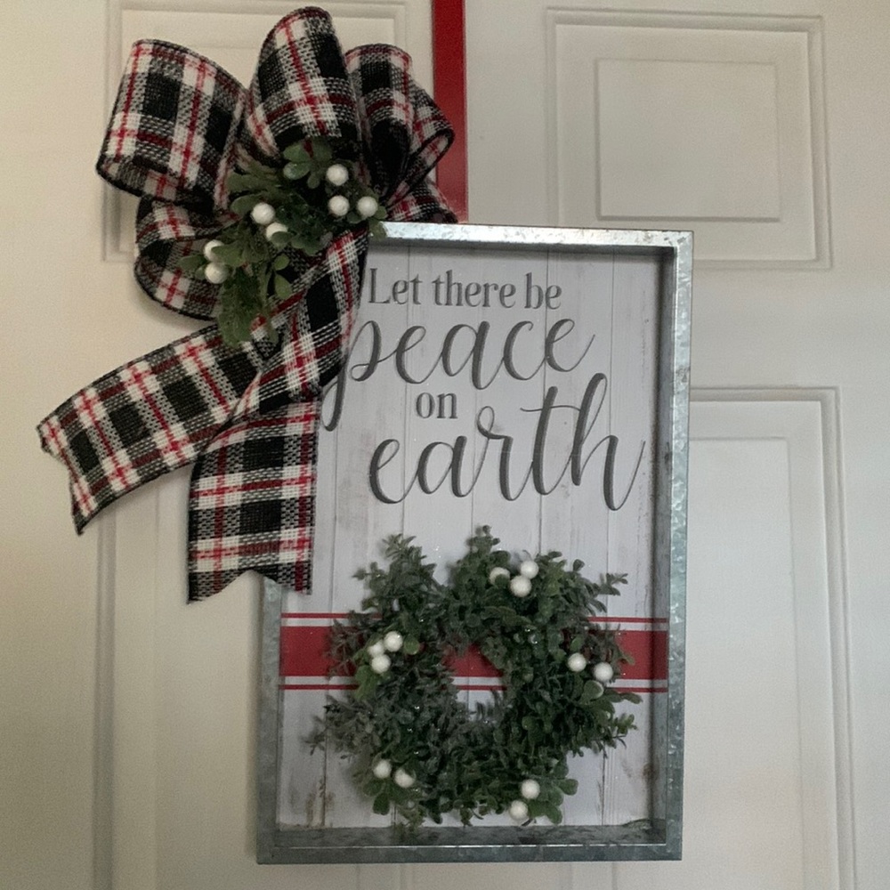 It’s time to start decorating. Can be used inside or out